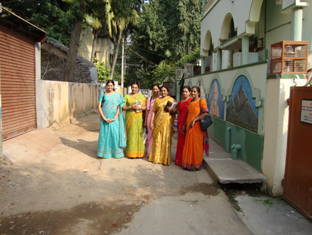 Beautiful saris everywhere!